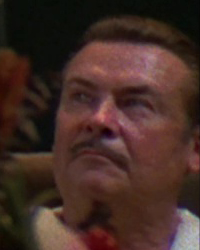 Fichier:Membre du premier Quorum des Douze (Galactica IV) dans Galactica, la bataille de l'espace.jpg