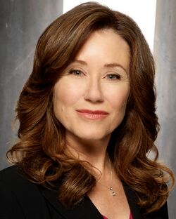 Laura Roslin (Saison 4) promo 1.jpg