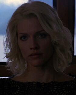Caprica-Six dans Battlestar Galactica, 1re partie.jpg