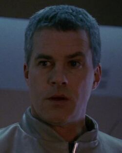 Commandant de bord de Colonial Un dans Battlestar Galactica, 1re partie.jpg